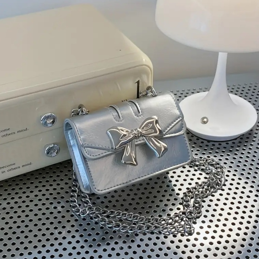 NIP Elegant Silver Bow Metal Chain Mini Crossbody Bag